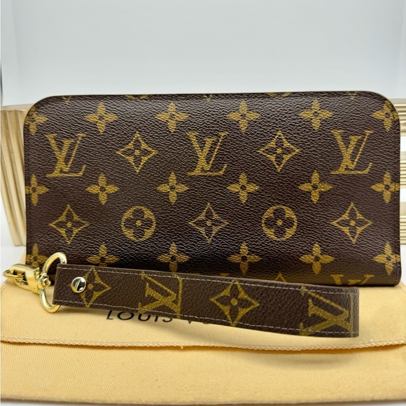 Authentic LV insolite wallet - Picture 1 of 12